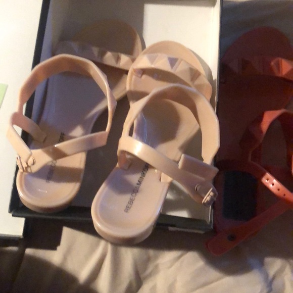 Sandals/new one pair in box other pair no box - Picture 6 of 8